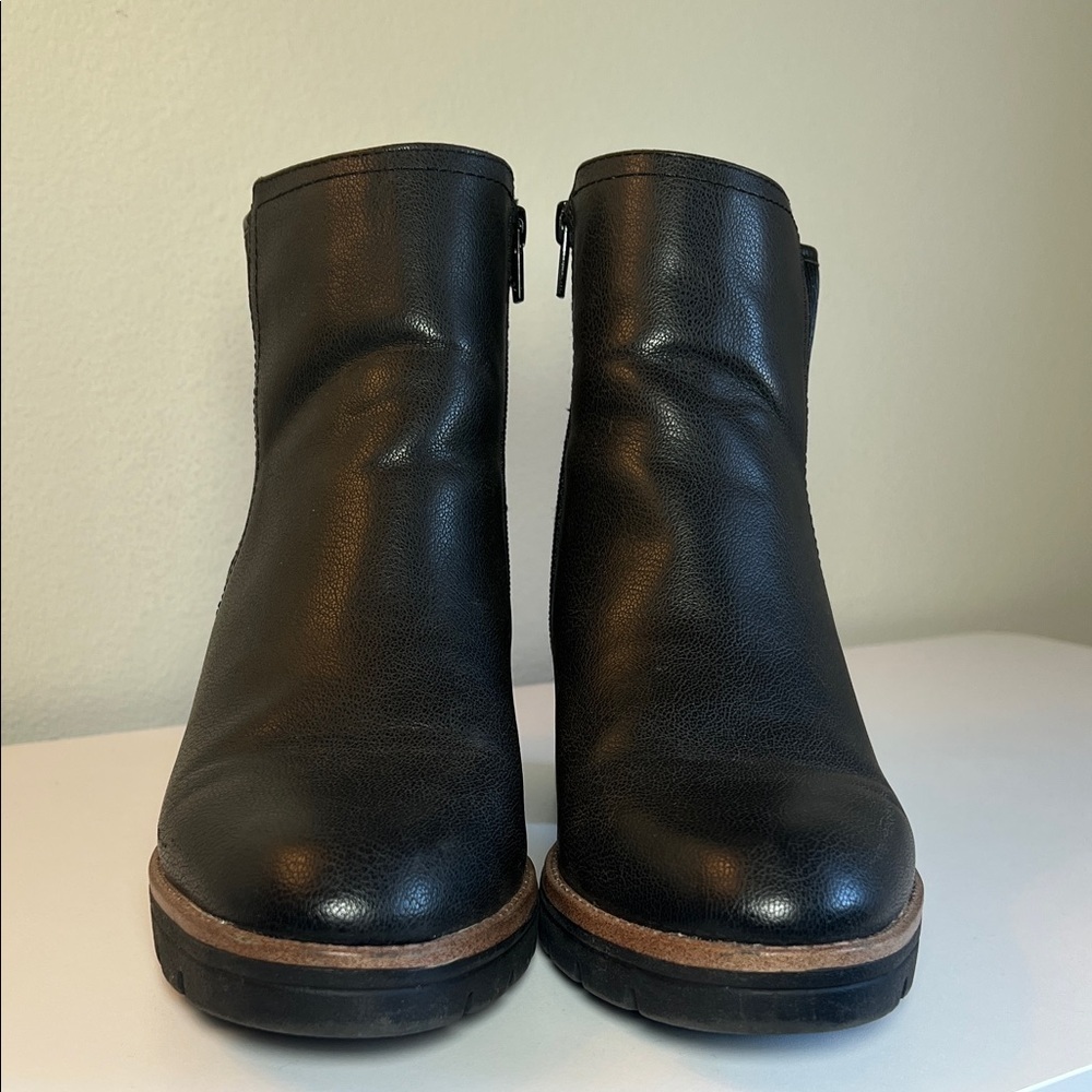 Naturalizer Madalynn Gore Water Repellent Bootie Ankle Boots 10 Wide - Picture 2 of 8